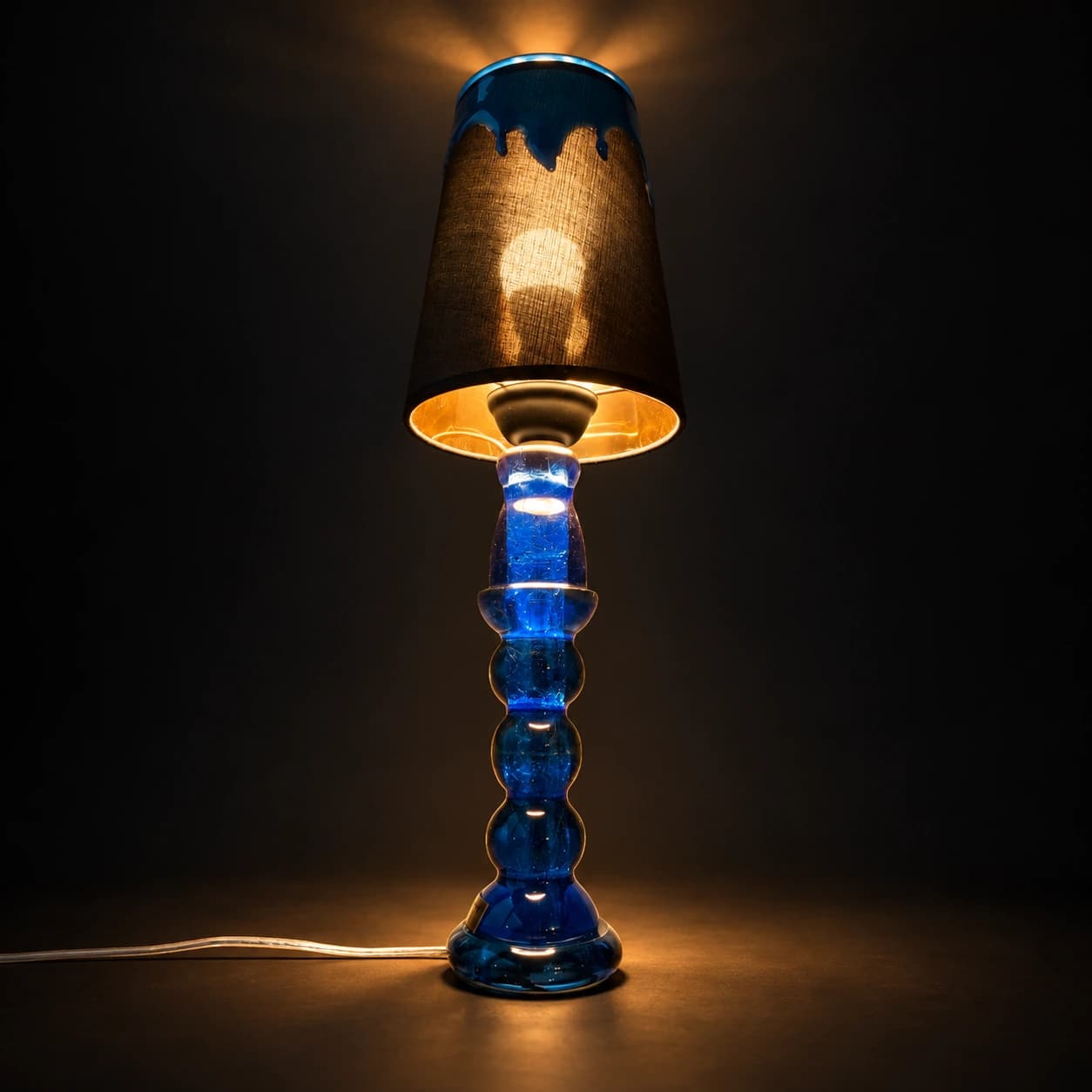 Blues Art abajur yanarken, kablolu kullanım