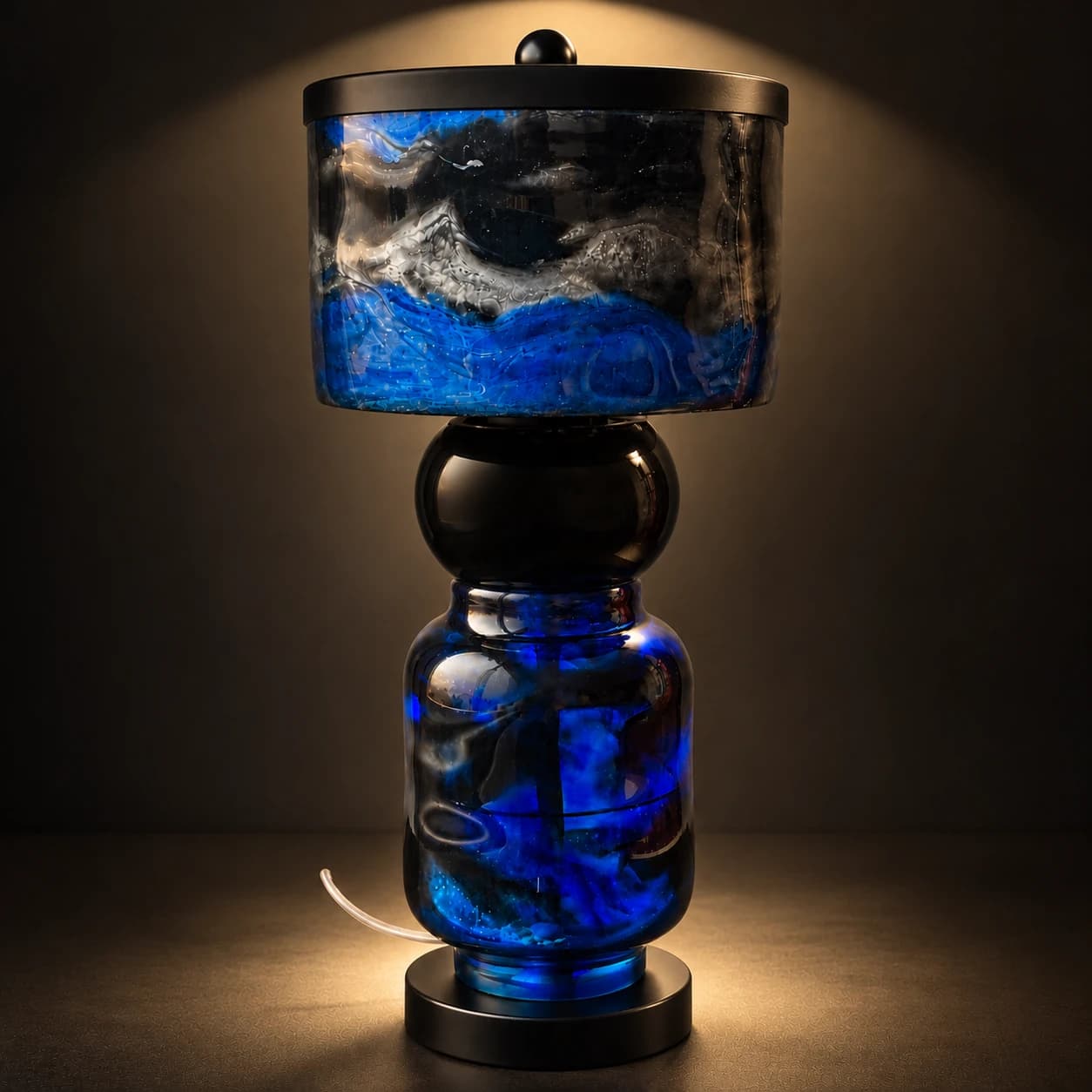 Oceanus abajur yanarken